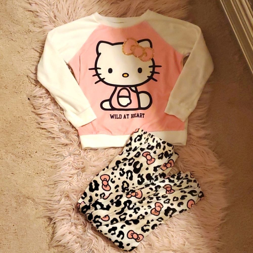 Hello Kitty 2pc Leopard Print jogger pjay pants and top XS 4/5